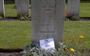 Photograph of the grave and headstone of Albert French