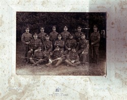 Group photograph of soldiers.