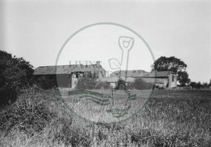 Photograph of derelict farm on land now Central Milton Keynes (1971).