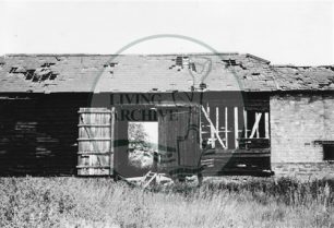 Photograph of derelict barn on land now Central Milton Keynes (1971).