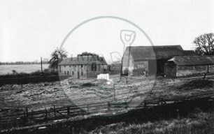 Photograph of Kiln Farm south of Stony Stratford 1975.