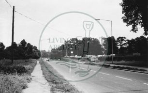 Photograph of Wolverton Road just outside Stony Stratford (1971).