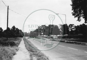Photograph of Wolverton Road just outside Stony Stratford (1971).