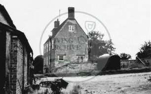 Photograph of Warren Farm Wolverton Mill Stony Stratford (1971).
