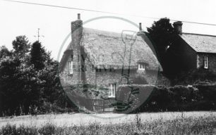 Photograph of cottage near Woolstone (1971).