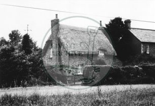 Photograph of cottage near Woolstone (1971).