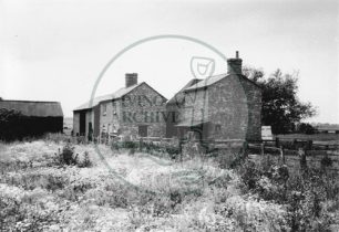 Photograph of abandoned farm between Milton Keynes Village and Willen (1971).