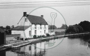 Photograph of canal side cottage at Great Linford (1971).