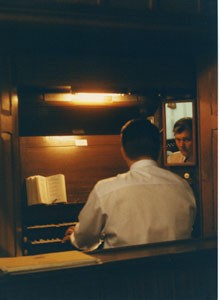 Photograph of an organist.