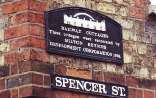 Railway Cottages plaque, Spencer St.
