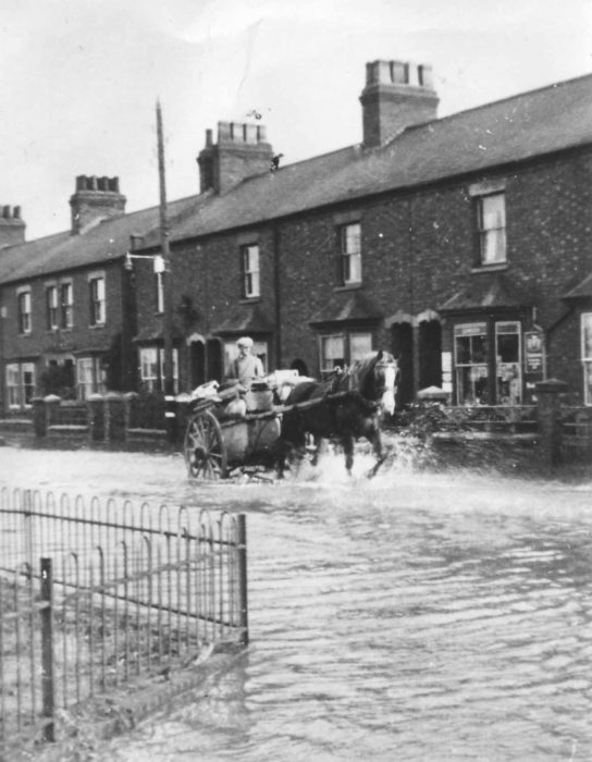 Corner Pin floods with horse and cart 1947.