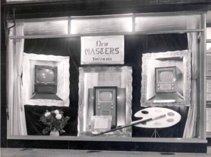 Holdoms Shop Window - Televisions 1952