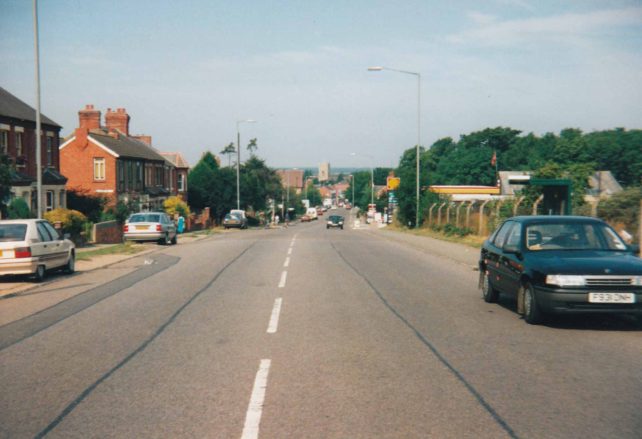 London Road in Stony Stratford, August 1991