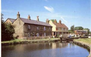 Canal-Fenny Stratford-Milton Keynes Lock Canal Cottages, Simpson Road