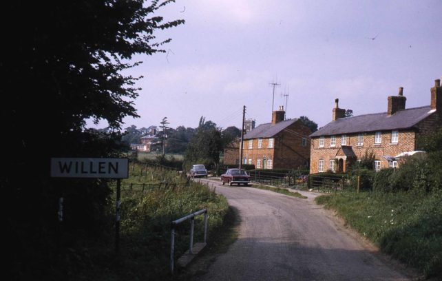 WILLEN village road sign
