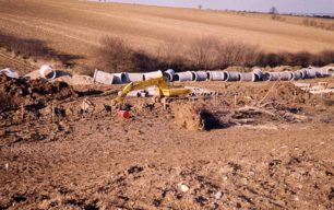Large bore pipe laying