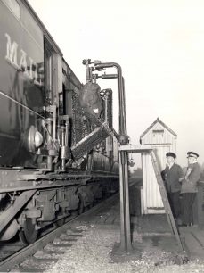 Royal Mail train pick-up gantry