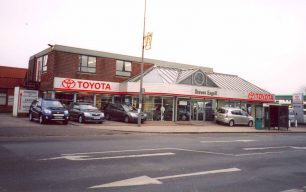 Aylesbury St. Fenny Stratford - Toyota car dealer