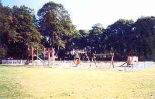 Leon recreation ground play park