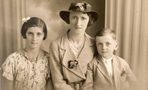 Alma Hunt with mother and brother