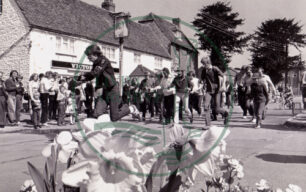 Beer & Bun Race competitors pass the Victoria Inn, Old Bradwell - 15-04-1982