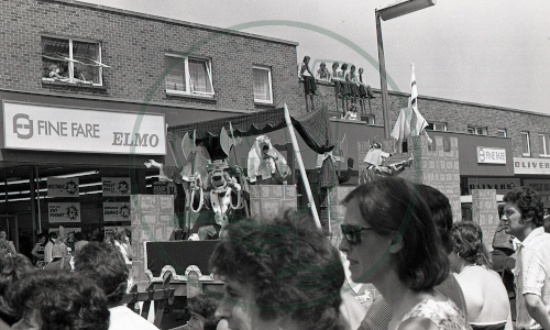 Bletchley Carnival parade on Queensway Saturday 26-06-1976