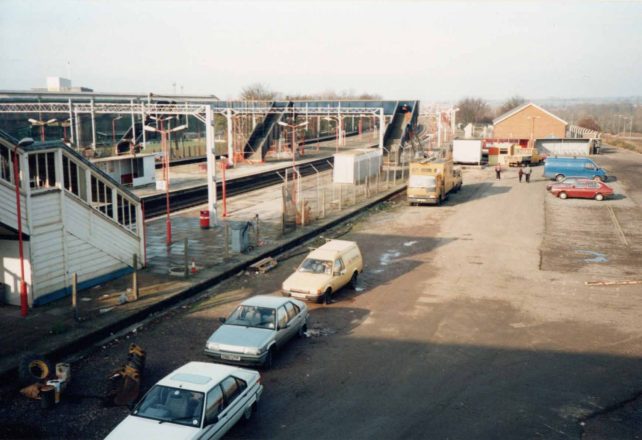 Final works on the new station footbridge