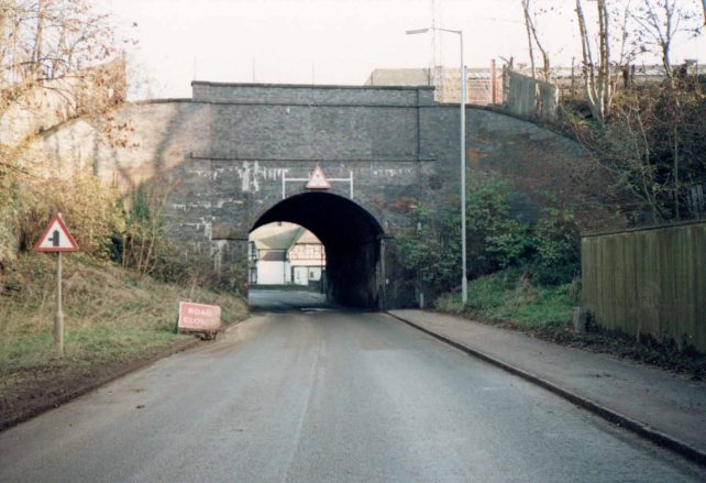 Old Wolverton-side view of Skew Bridge, Old Wolverton Road