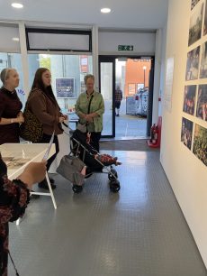Ex-pupils look at exhibition