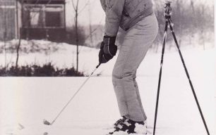 Mr Cummings golfing in the snow
