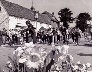 Old Bradwell Beer & Bun Race