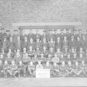 Group photograph, Electric shop 1913