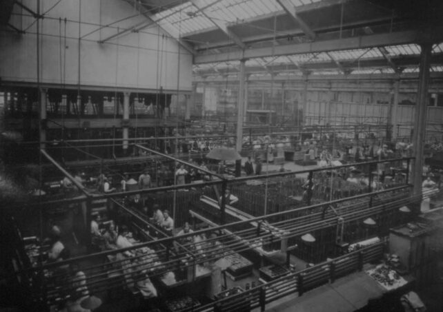 Fitters shop, Girls on shell cases