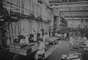 Girls working on munitions