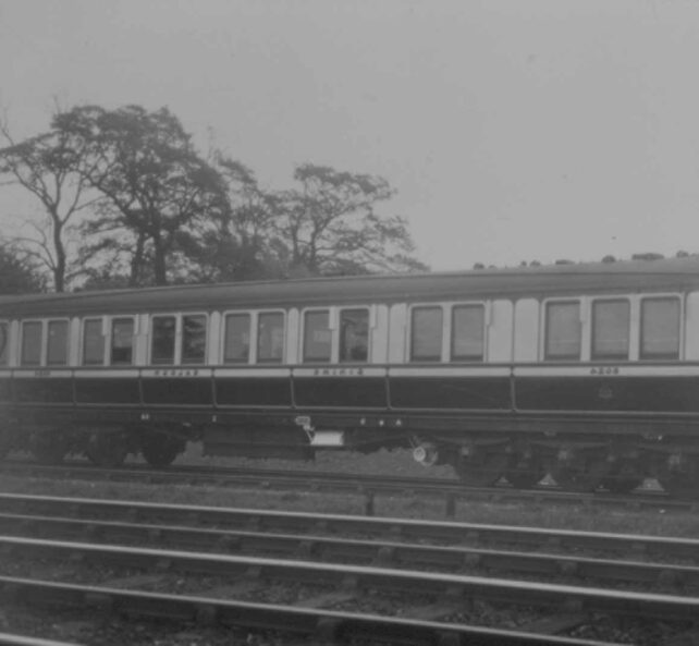Dining saloon showing Wolverton regulator