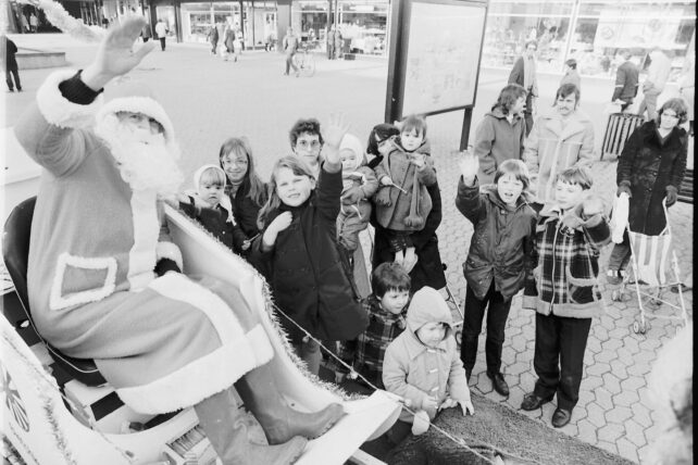 Round Table Father Christmas visits Queensway, 10 December 1983