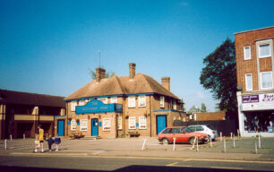 The Bletchley Arms pub, Queensway, Bletchley, October 1989