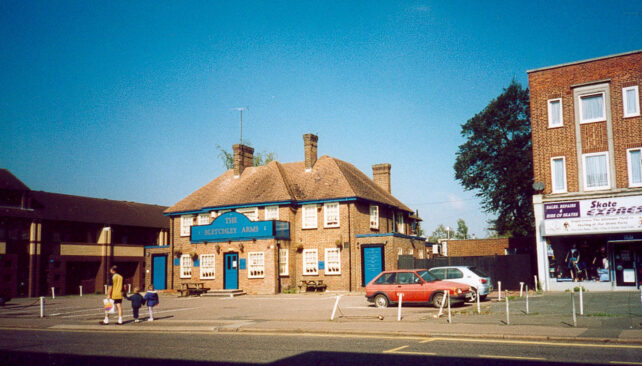 The Bletchley Arms pub, Queensway, Bletchley, October 1989
