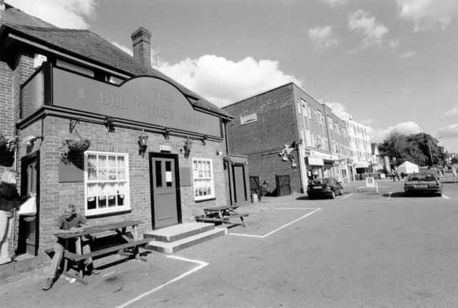 Front of Bletchley Arms, Queensway, Bletchley 10-9-2002