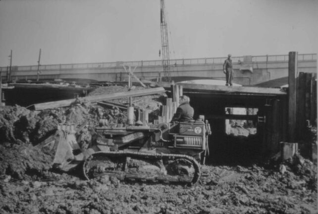 Bletchley Road Bridge under construction