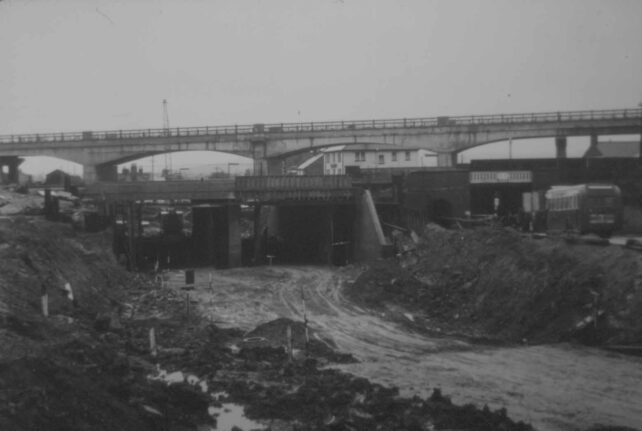 Bletchley Road Bridge under construction