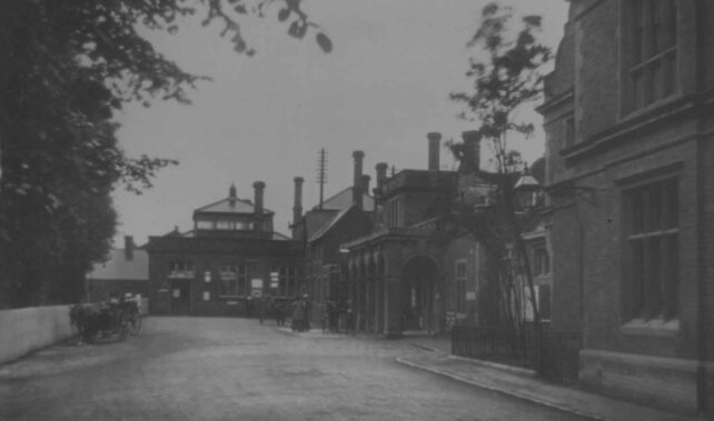 Bletchley Station front c1904