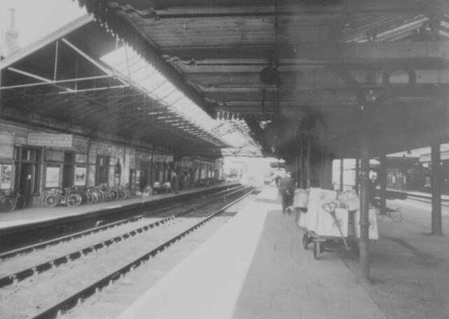 Bletchley Station Platforms 1 and 2