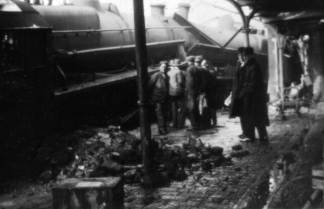 1939 Crash at Bletchley Station