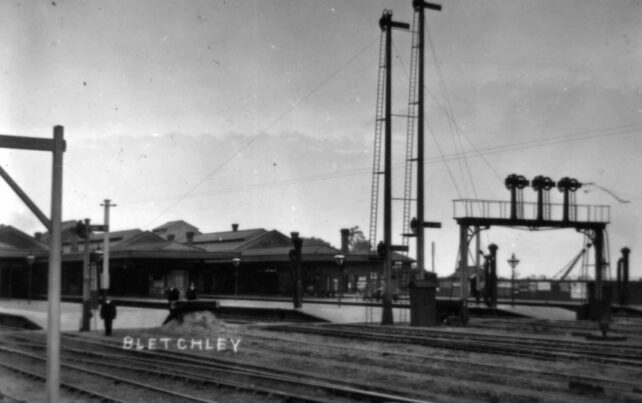 Bletchley Station, South end