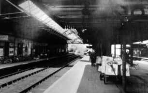 Bletchley Station, Oxford Bay c1945