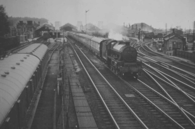 Bletchley Station, South end