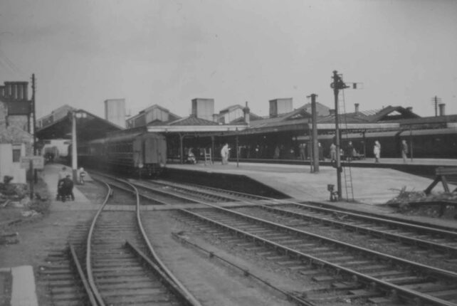 Bletchley Station, South end