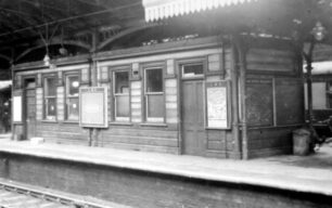 Bletchley Station, Platform 3