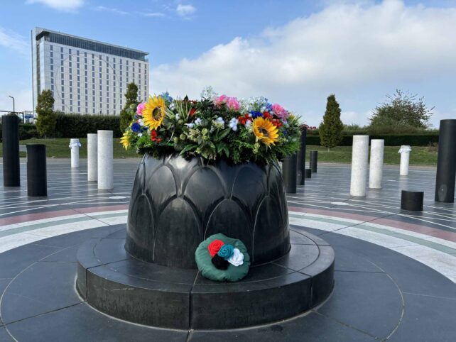 Milton Keynes Rose Centrepiece